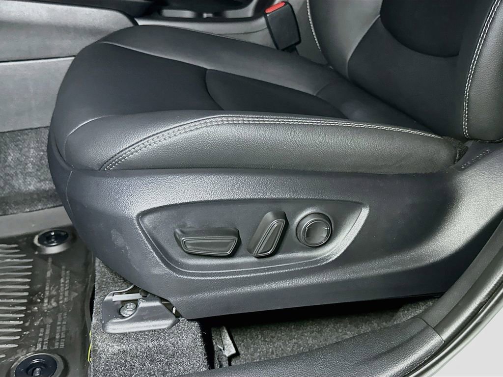 New 2026 Toyota Corolla Cross XLE w/ Convenience Package AWD/4WD image 13