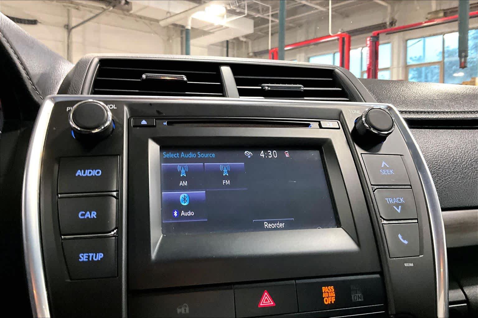 Used 2015 Toyota Camry LE FWD image 32