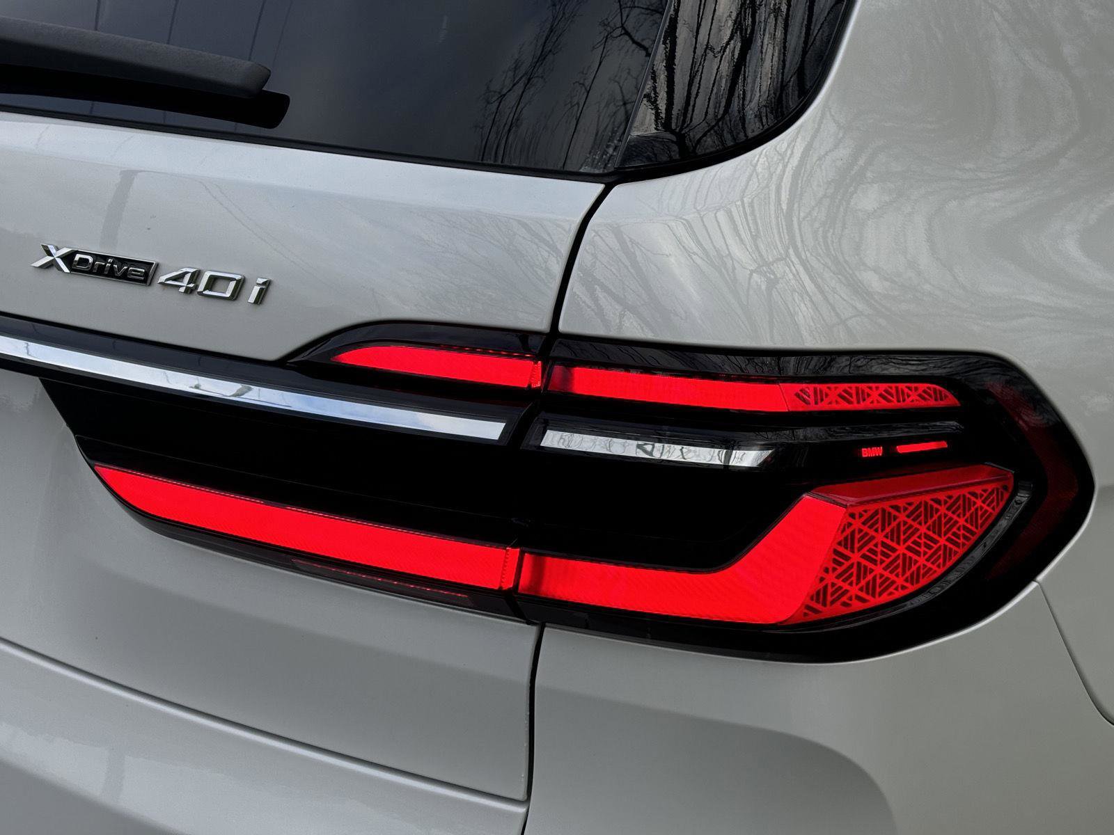 Used 2023 BMW X7 xDrive40i w/ Premium Package AWD/4WD image 25