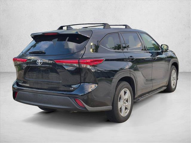 Certified 2021 Toyota Highlander LE FWD image 5