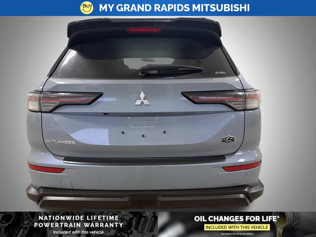 New 2026 Mitsubishi Outlander AWD image 4