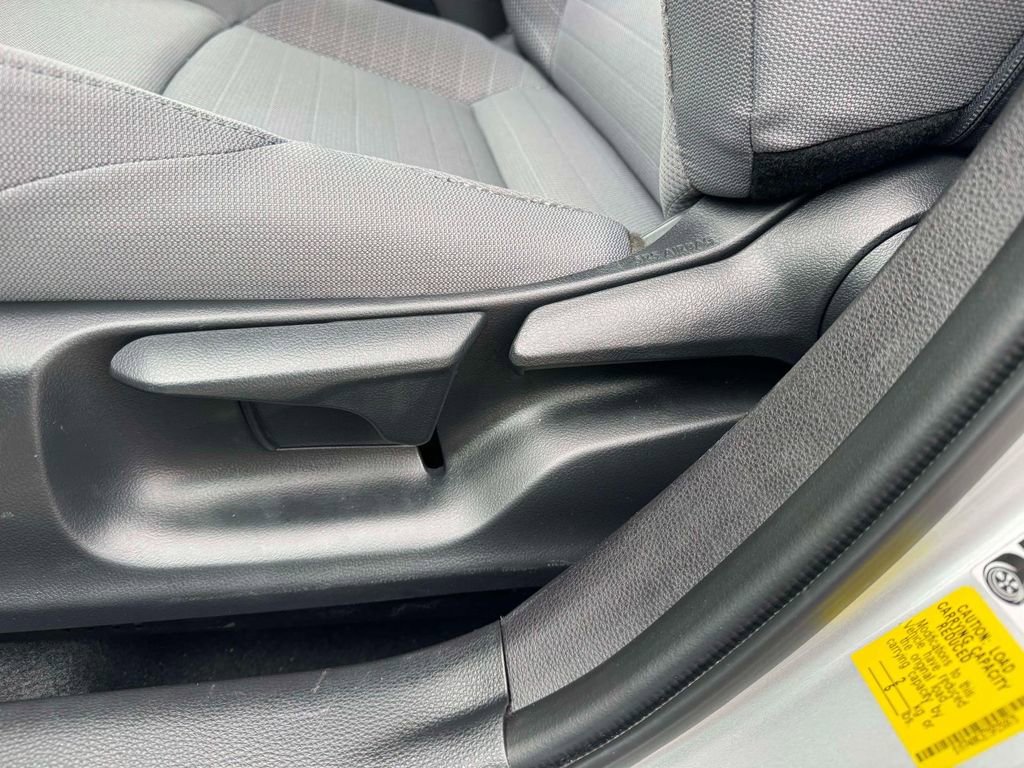 Used 2025 Toyota Corolla SE w/ SE Premium Package image 14