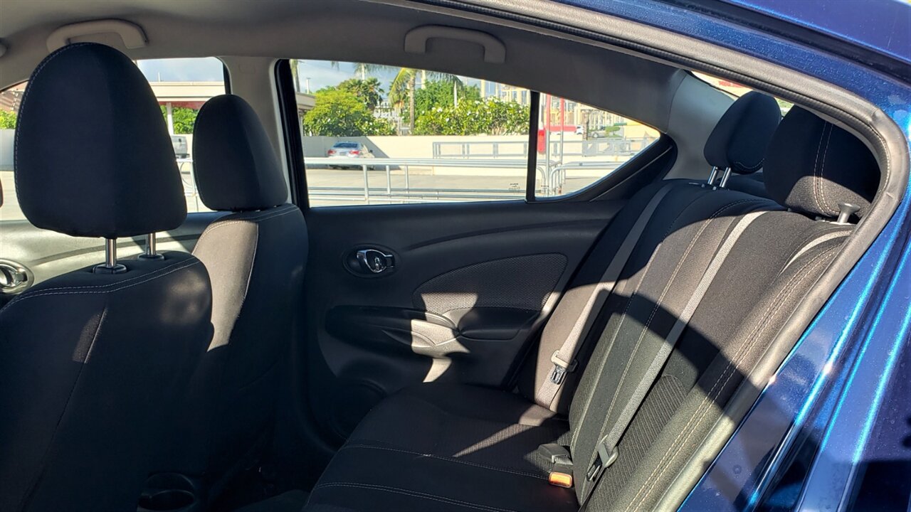 Used 2018 Nissan Versa SV w/ SV Special Edition FWD image 10
