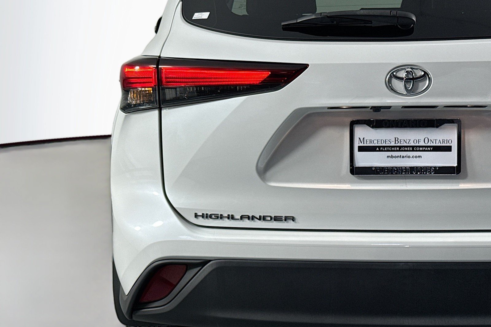 Used 2023 Toyota Highlander XLE AWD/4WD image 14
