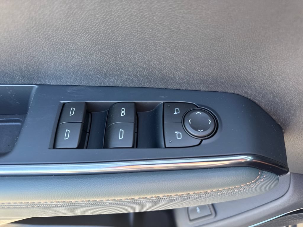 New 2026 GMC Acadia AT4 w/ Luxury Package AWD/4WD image 16