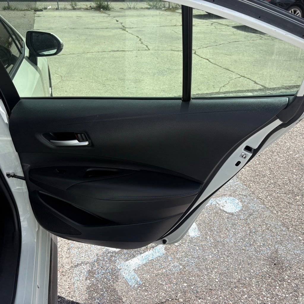 Used 2021 Toyota Corolla SE w/ SE Premium Package image 15