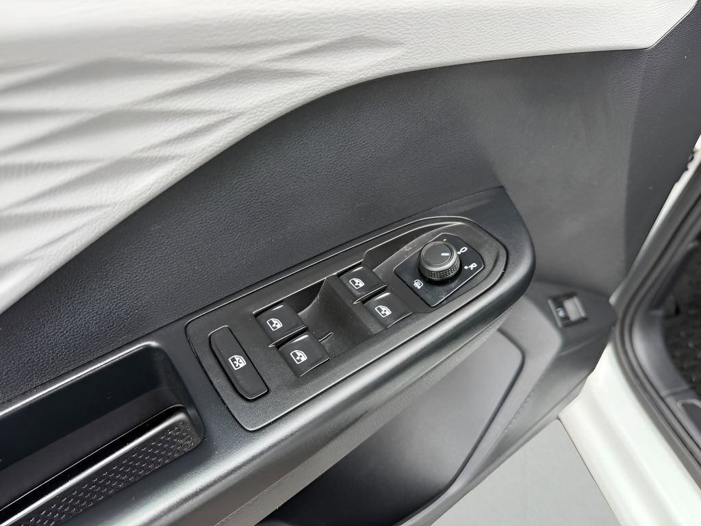 Used 2022 Volkswagen Taos S image 19