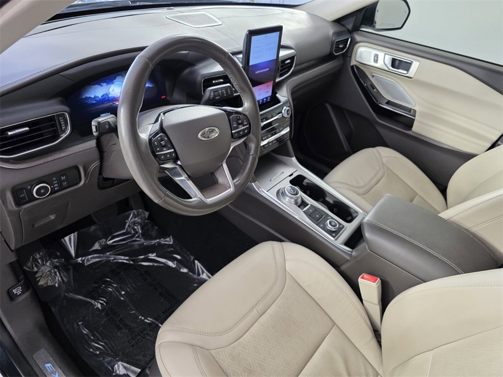 Used 2023 Ford Explorer Platinum w/ Technology Package image 10