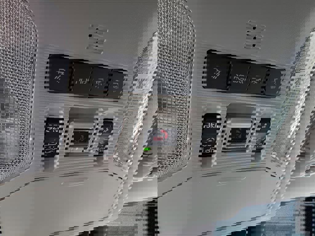 New 2025 Toyota RAV4 XLE Premium image 18