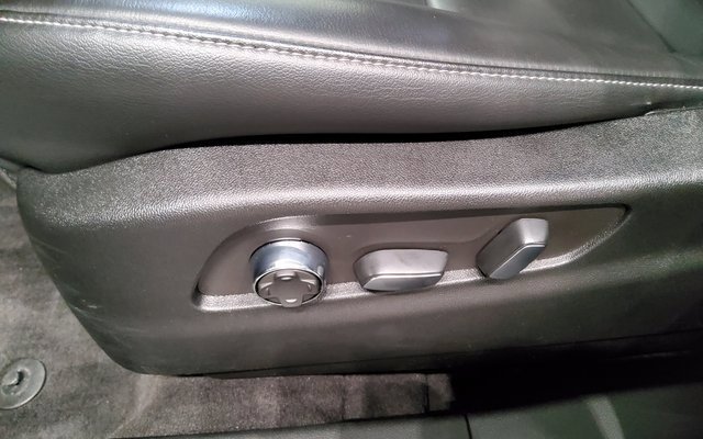 Used 2024 Cadillac XT4 Premium Luxury image 26