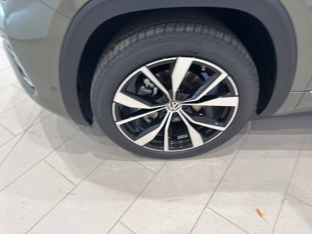 New 2026 Volkswagen Atlas Cross Sport SEL Premium R-Line AWD/4WD image 9