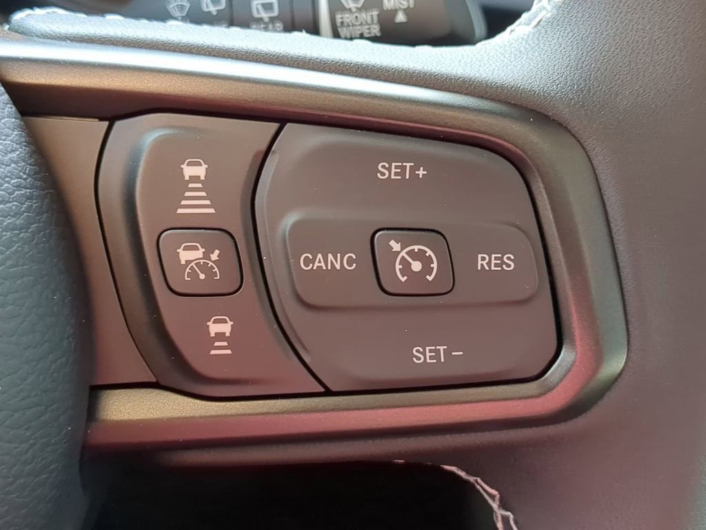 Used 2025 Jeep Wrangler Sport image 18