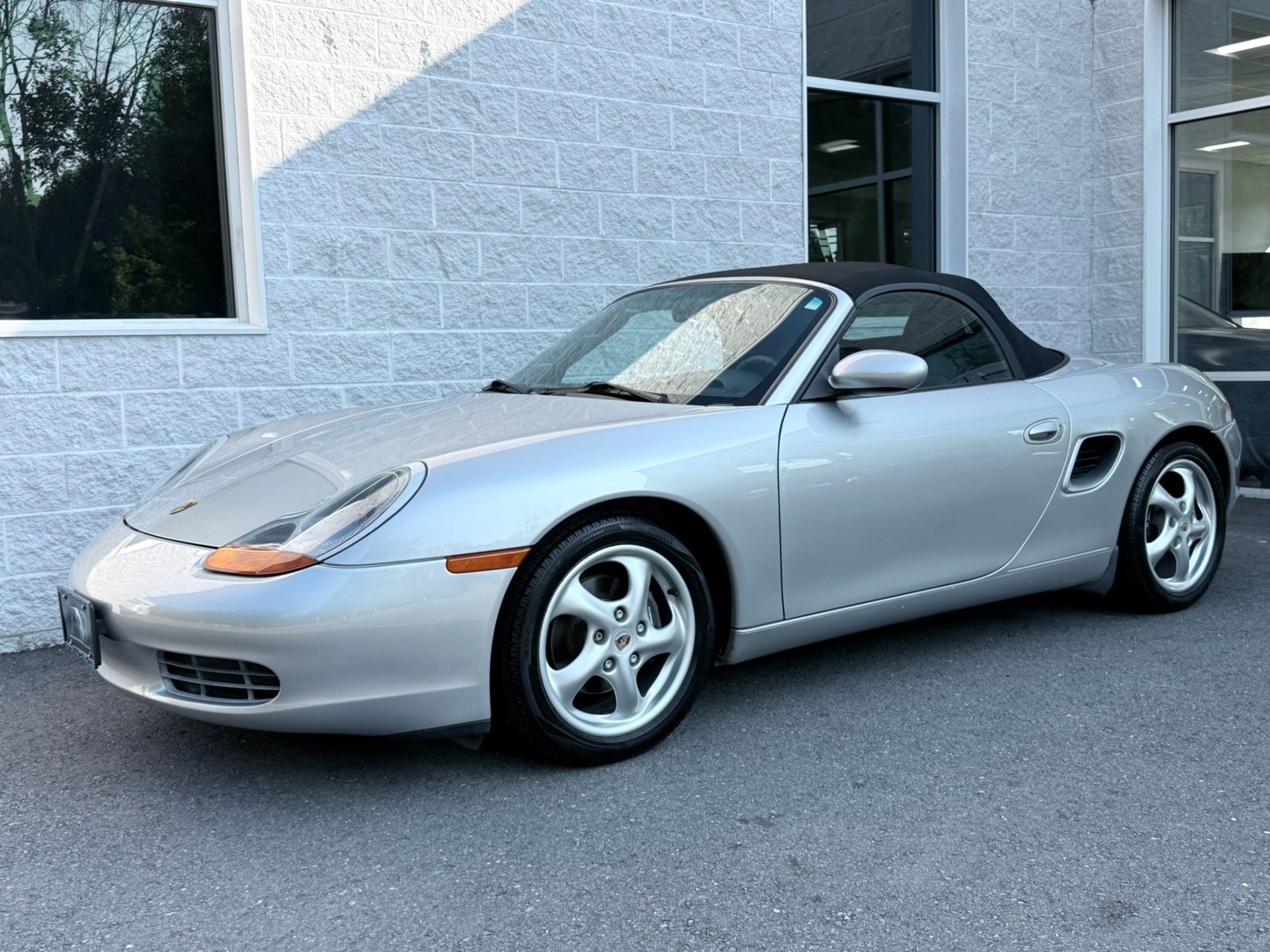Used 2000 Porsche Boxster RWD image 2