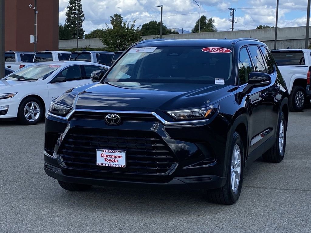 Certified 2025 Toyota Grand Highlander AWD image 46