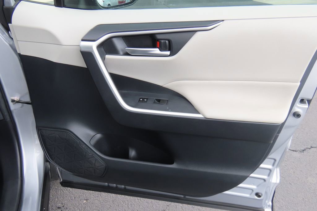 Certified 2019 Toyota RAV4 XLE image 25