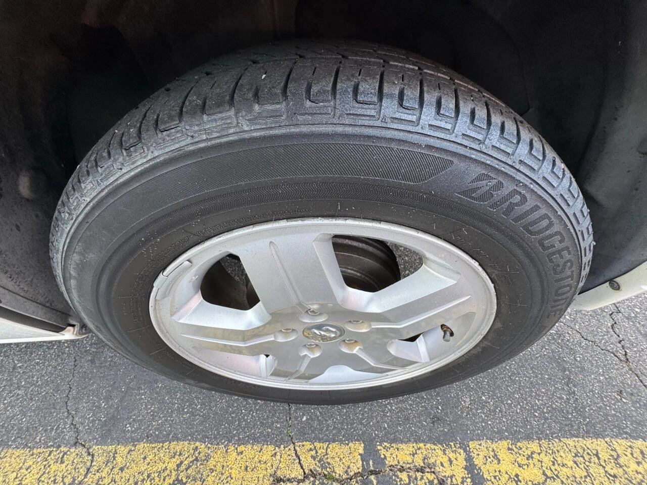 Used 2009 Dodge Caliber SXT image 25