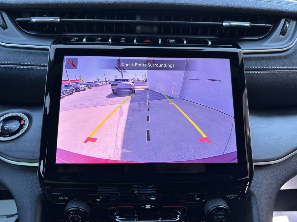 New 2025 Jeep Grand Cherokee Limited w/ Black Appearance Package AWD/4WD image 15