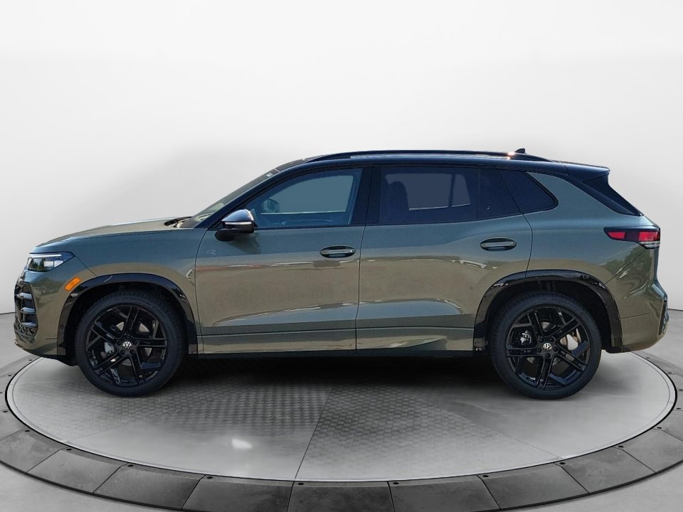 New 2026 Volkswagen Tiguan SE R-Line FWD image 4