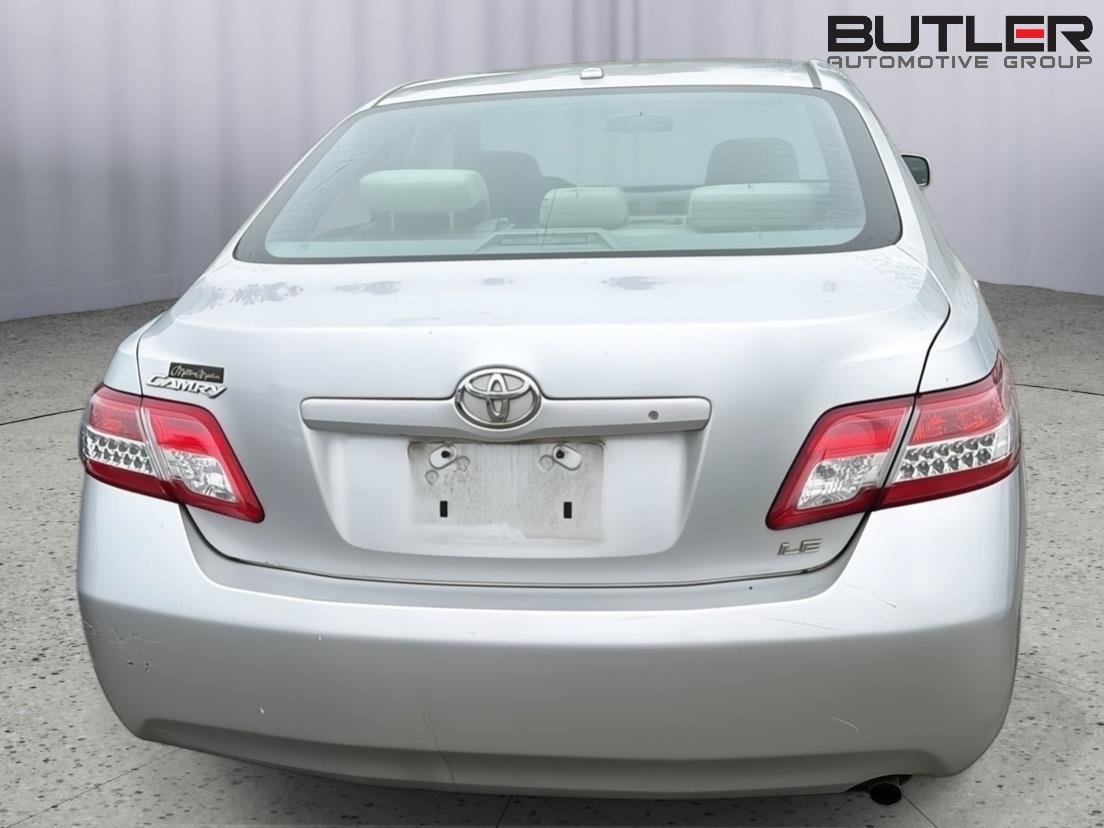Used 2010 Toyota Camry LE FWD image 9