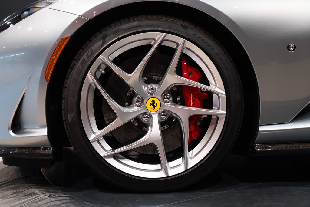 Used 2020 Ferrari 812 Superfast RWD image 12