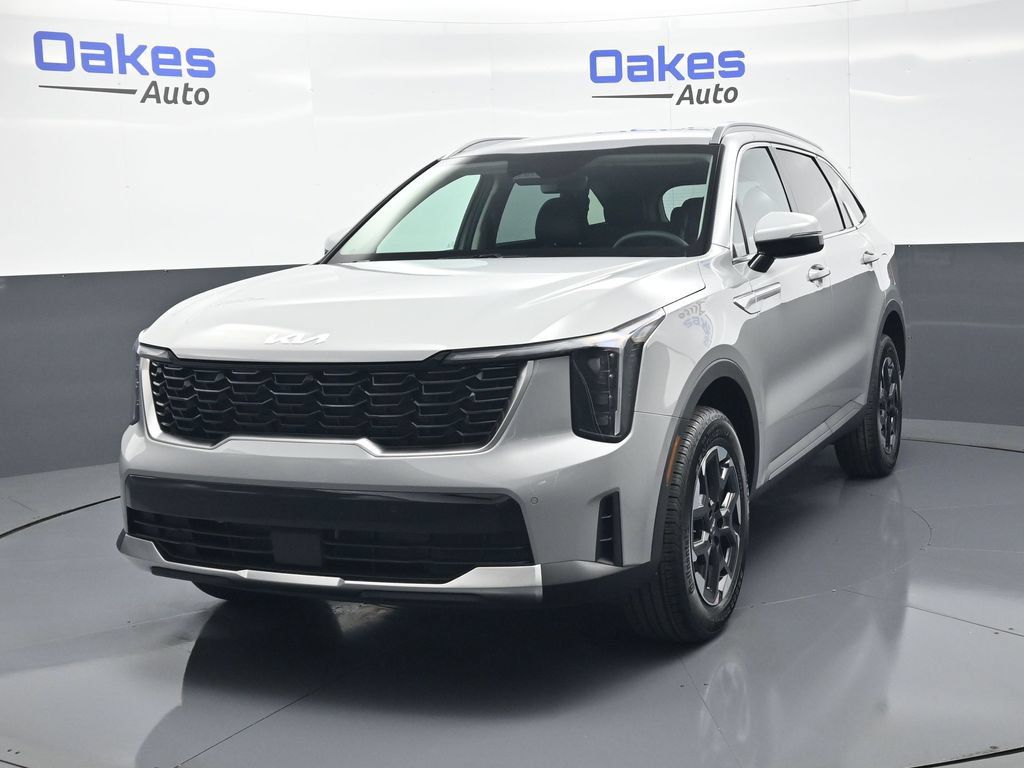 Certified 2026 Kia Sorento S AWD/4WD image 3