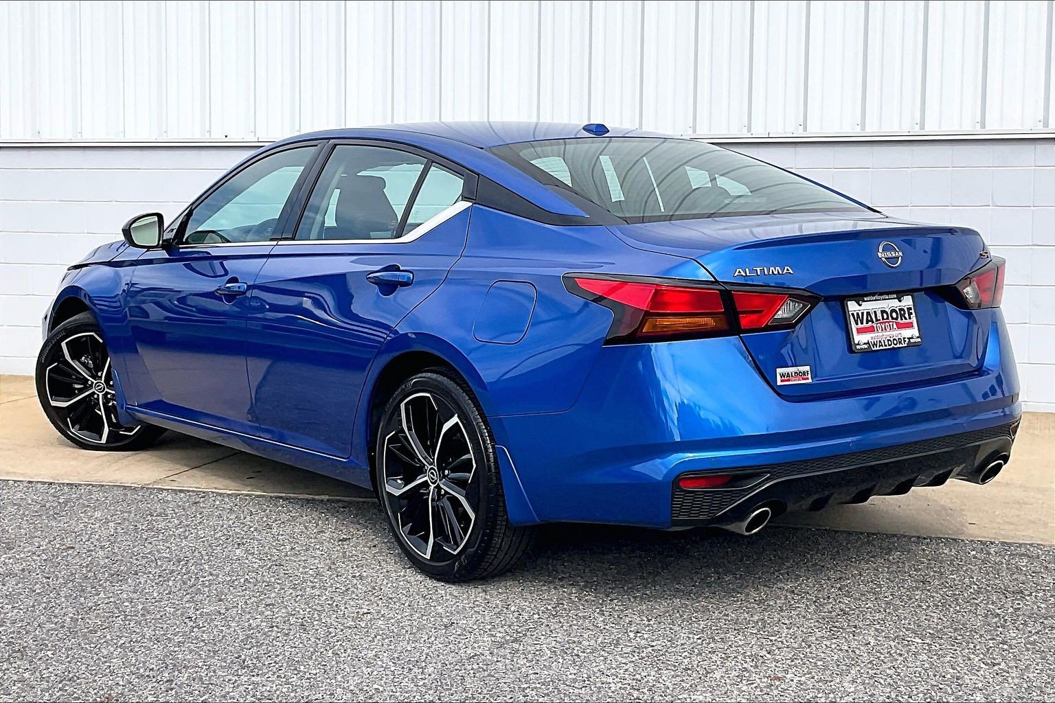 Used 2025 Nissan Altima 2.5 SR FWD image 15