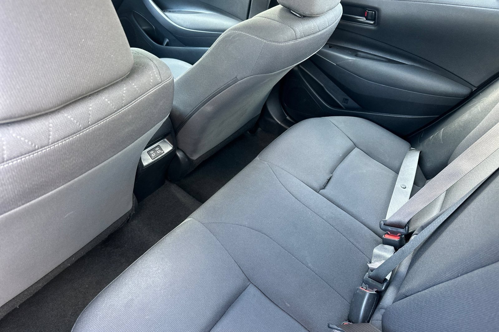 Used 2024 Toyota Corolla LE FWD image 14