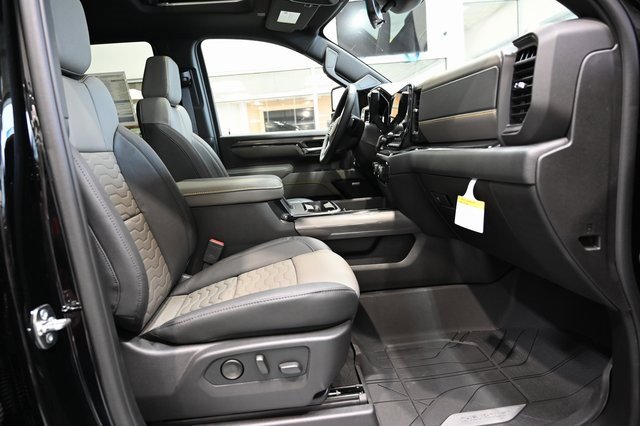 New 2026 Chevrolet Silverado 2500 ZR2 w/ LPO, Dark Essentials Package image 13