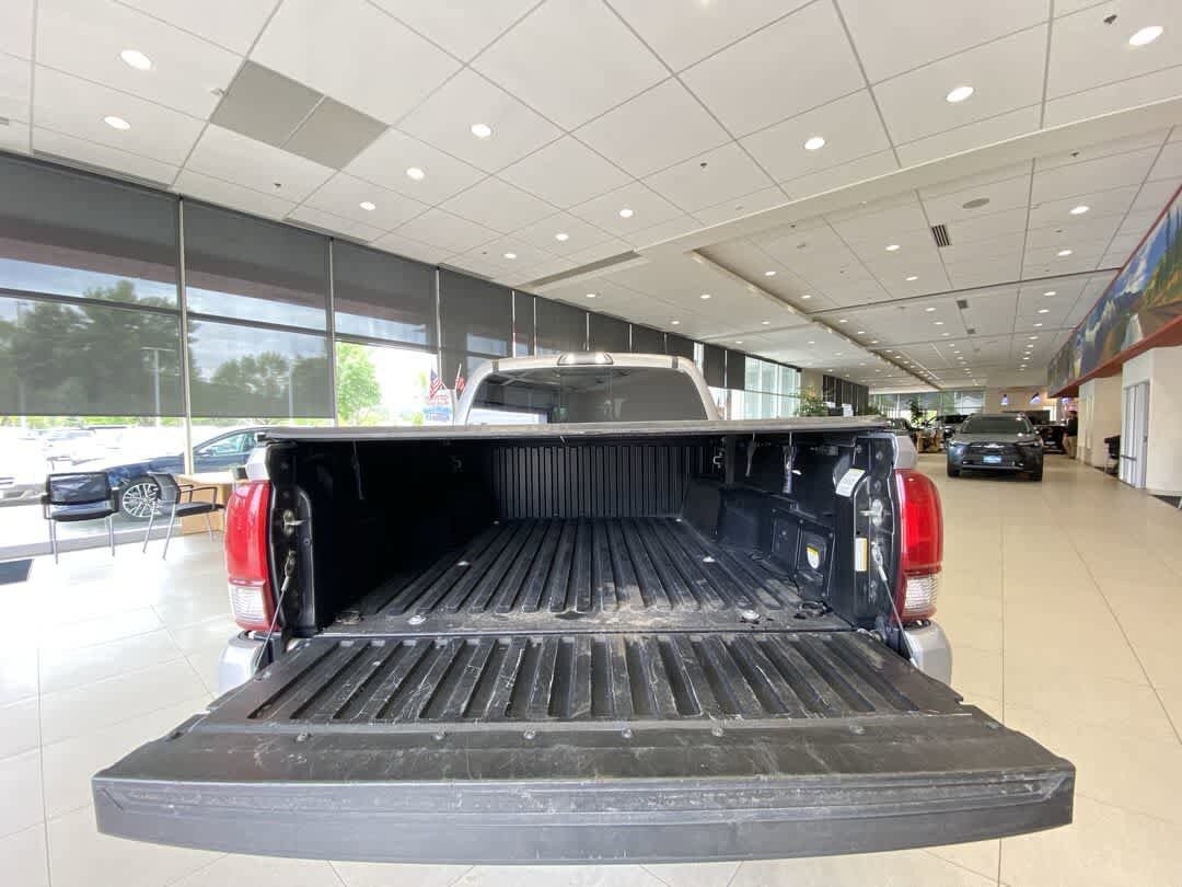 Used 2019 Toyota Tacoma TRD Sport AWD/4WD image 25