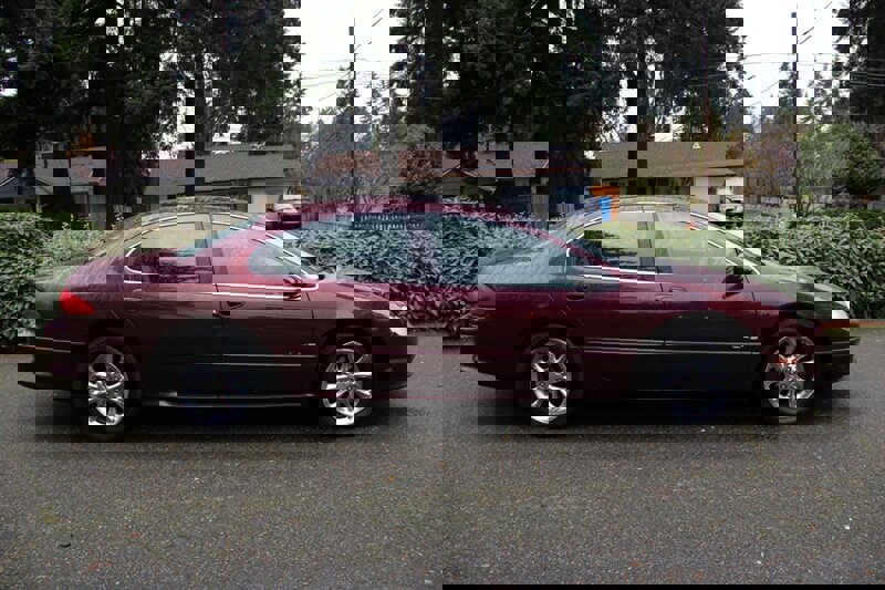 Used 2000 Chrysler LHS image 12