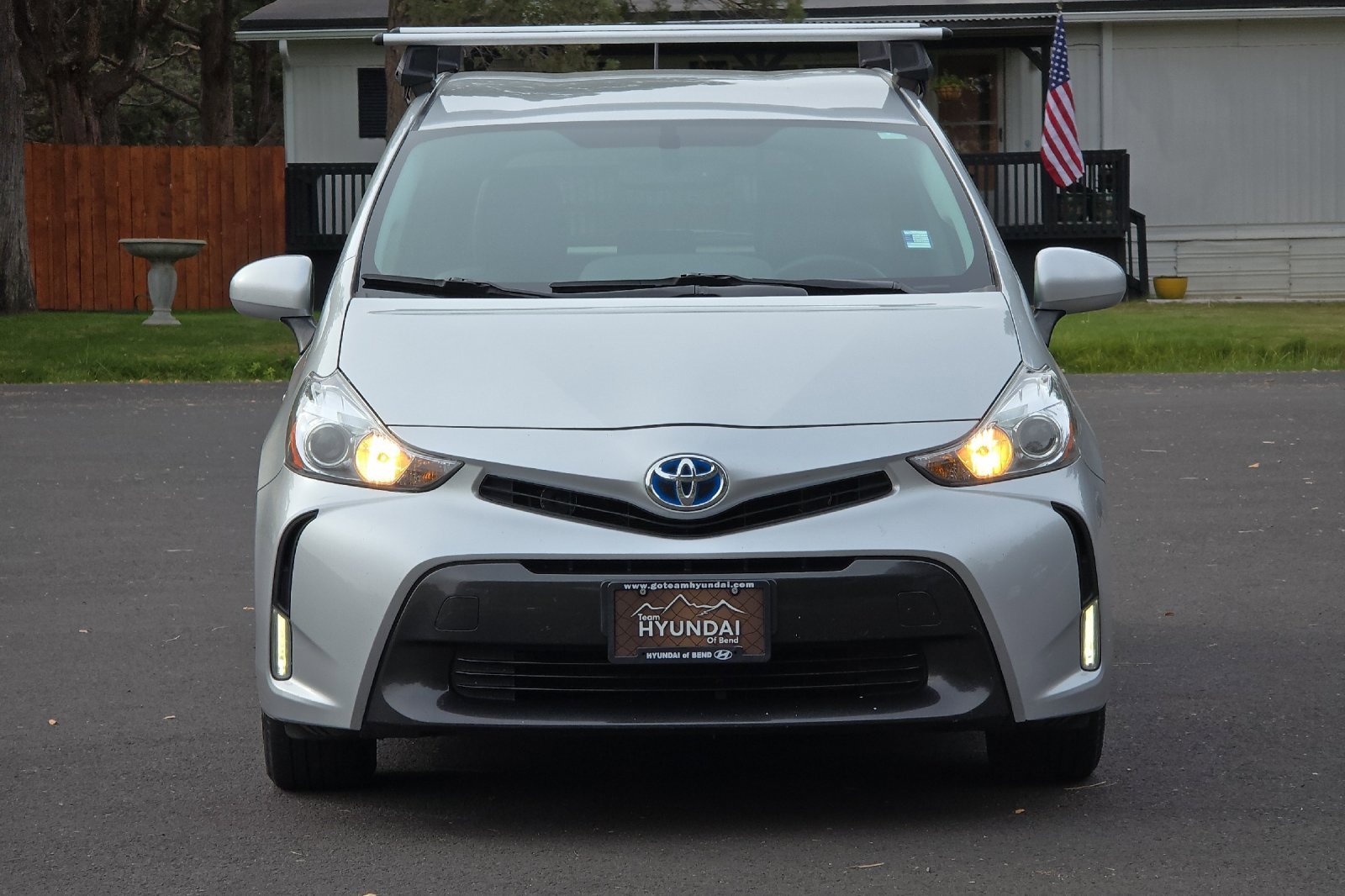 Used 2017 Toyota Prius V Four image 10