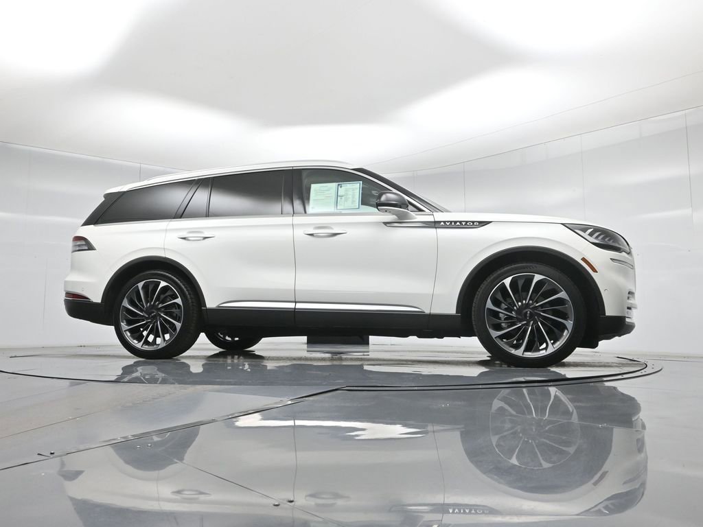 Used 2021 Lincoln Aviator Reserve w/ Equipment Group 201A image 3