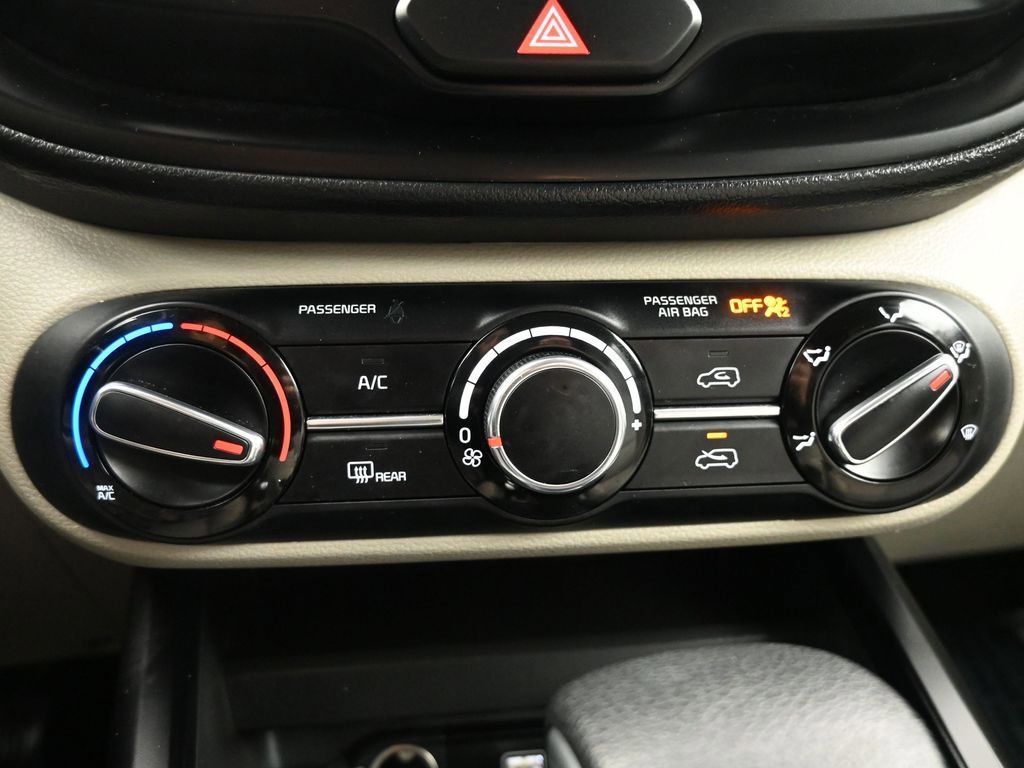 Used 2025 Kia Soul LX w/ LX Technology Package image 27