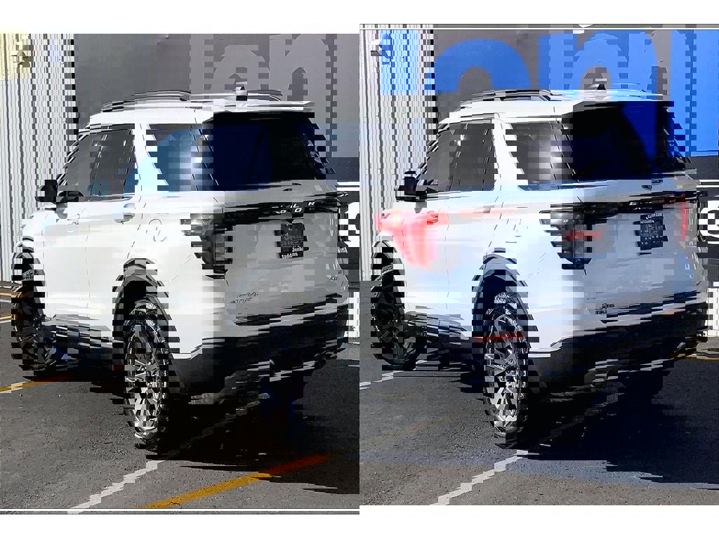 New 2026 Ford Explorer Active w/ Active Comfort Package image 3