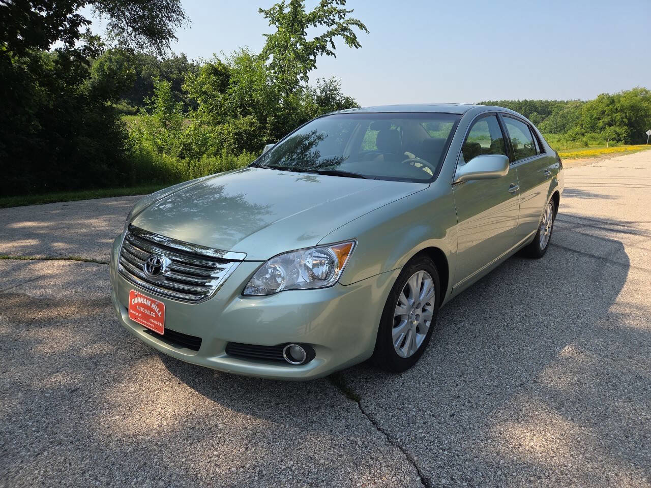 Used 2008 Toyota Avalon XLS image 2