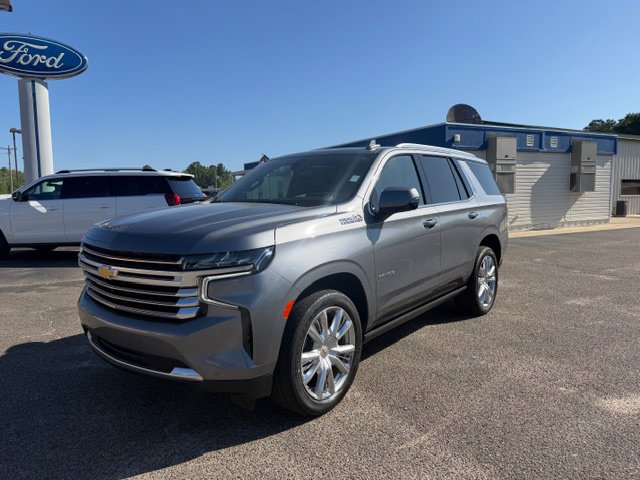 Used 2022 Chevrolet Tahoe High Country RWD image 2