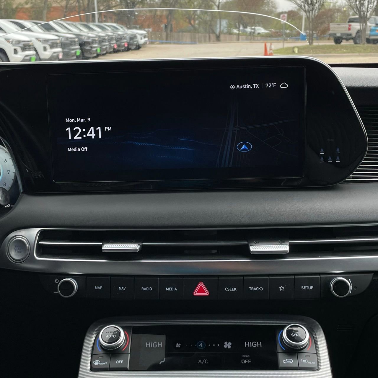 Used 2024 Hyundai Palisade Calligraphy image 17