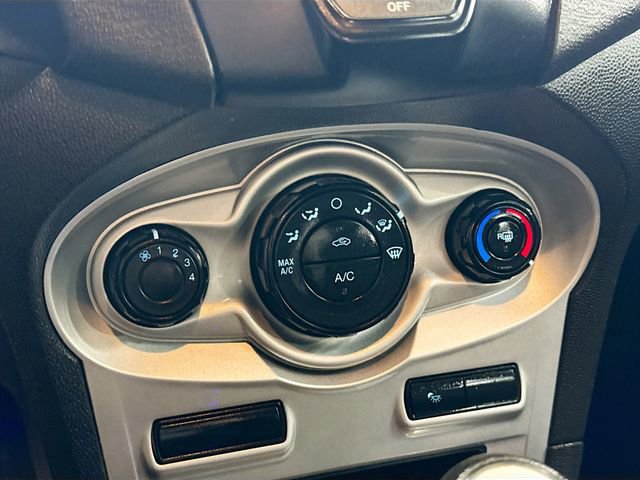 Used 2014 Ford Fiesta SE image 15