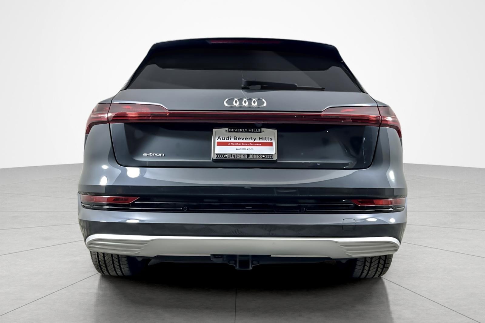 Used 2019 Audi e-tron Premium Plus image 4