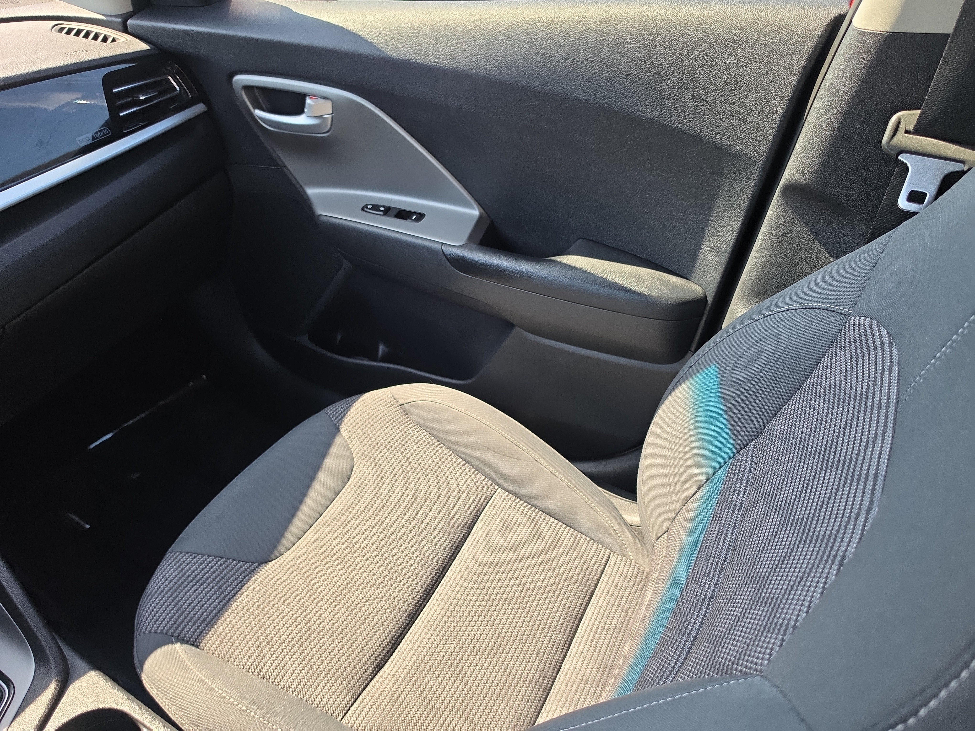 Certified 2021 Kia Niro LX FWD image 15