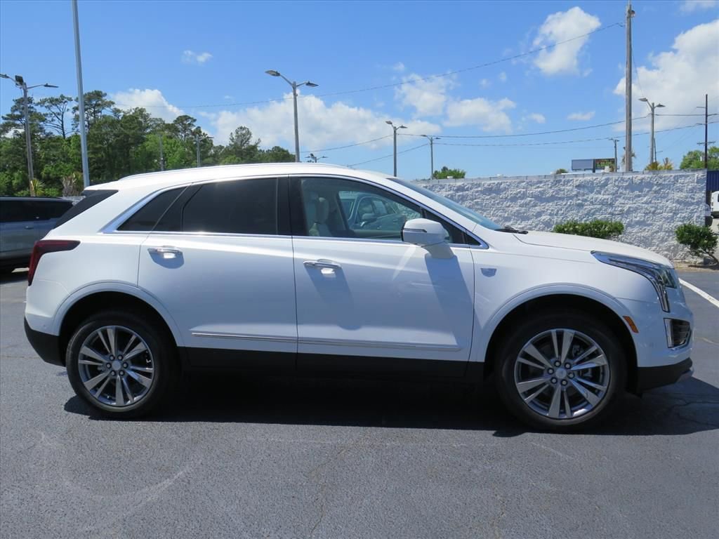 New 2026 Cadillac XT5 Premium Luxury FWD image 2