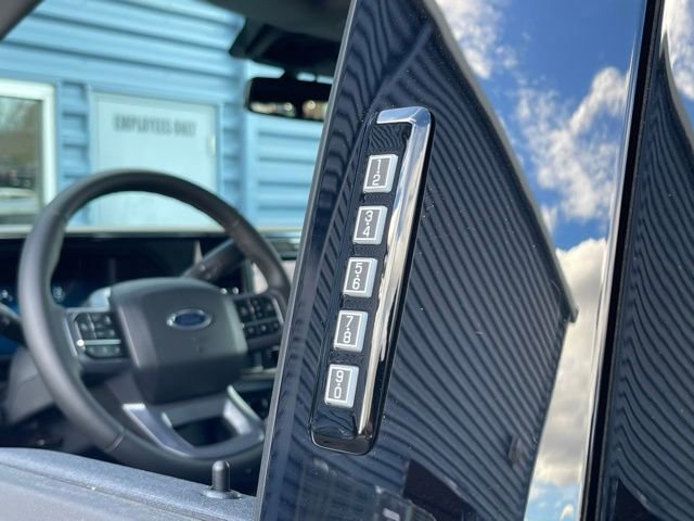 New 2026 Ford F250 Lariat w/ Lariat Premium Package image 9