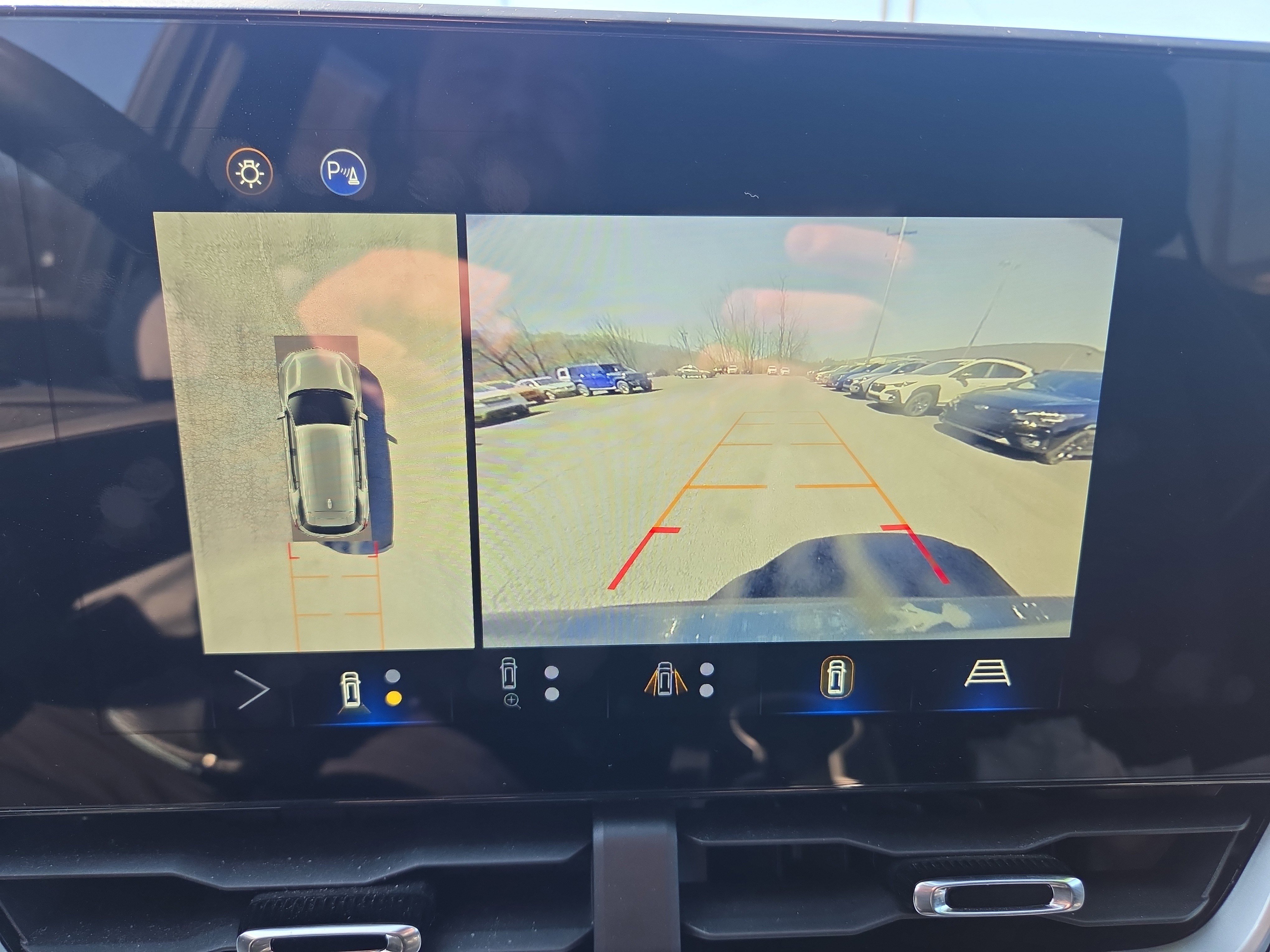 Used 2025 Chevrolet Equinox LT w/ Convenience Package II image 26