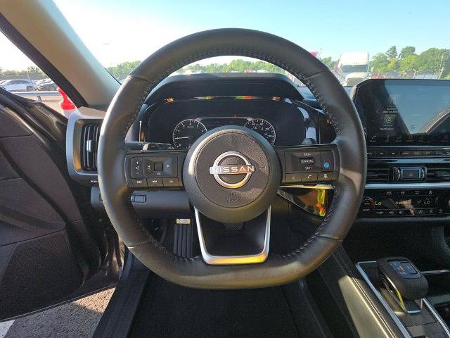 Certified 2025 Nissan Pathfinder SL FWD image 11