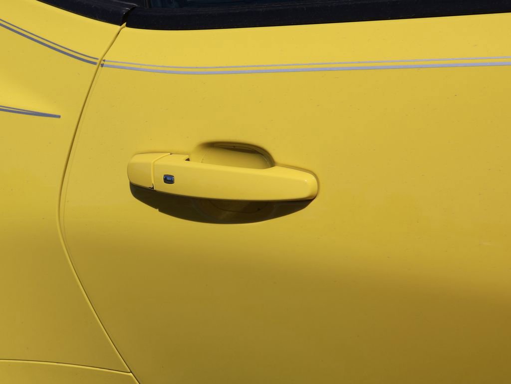 Used 2017 Chevrolet Camaro LT RWD image 8