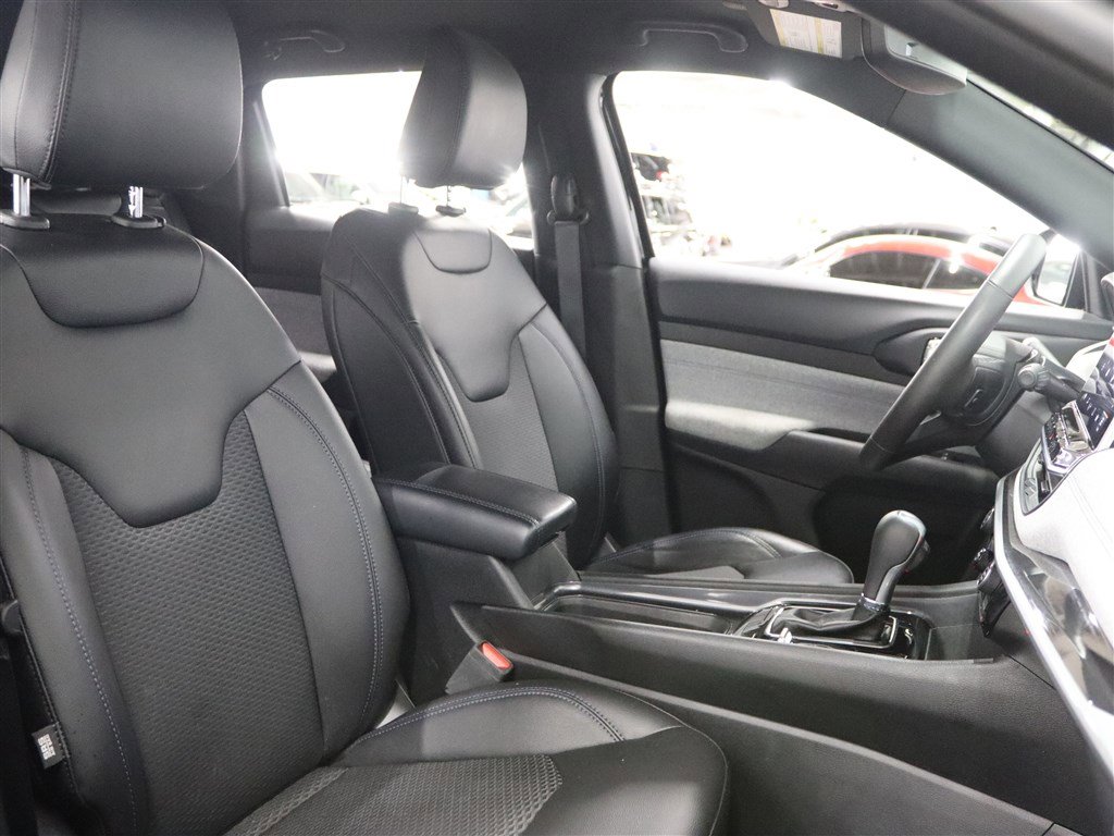 Used 2023 Jeep Compass Latitude w/ Convenience Group image 18