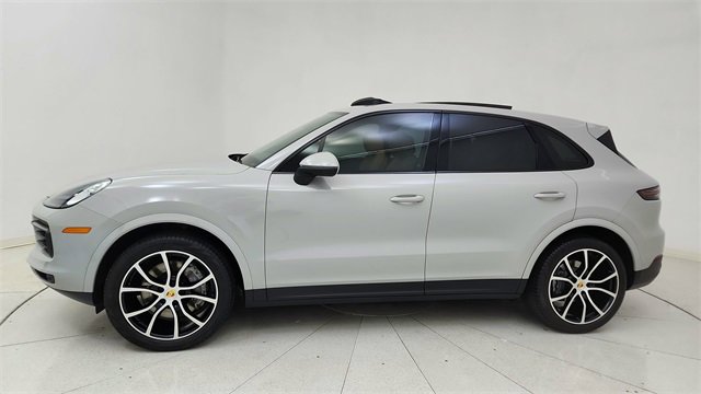 Used 2022 Porsche Cayenne image 3