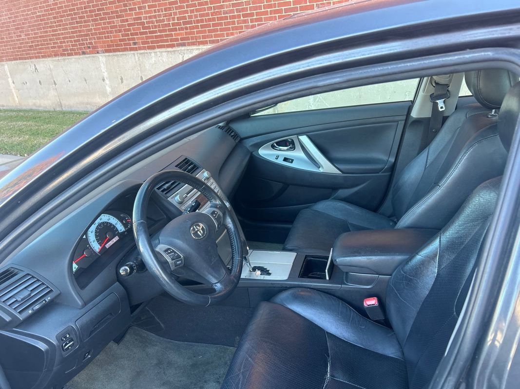 Used 2011 Toyota Camry image 6