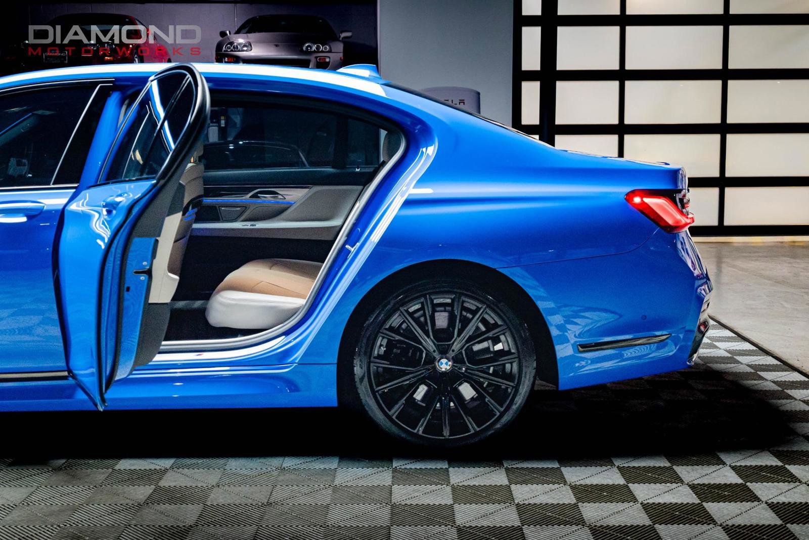 Used 2021 BMW 750i xDrive w/ Executive Package image 52