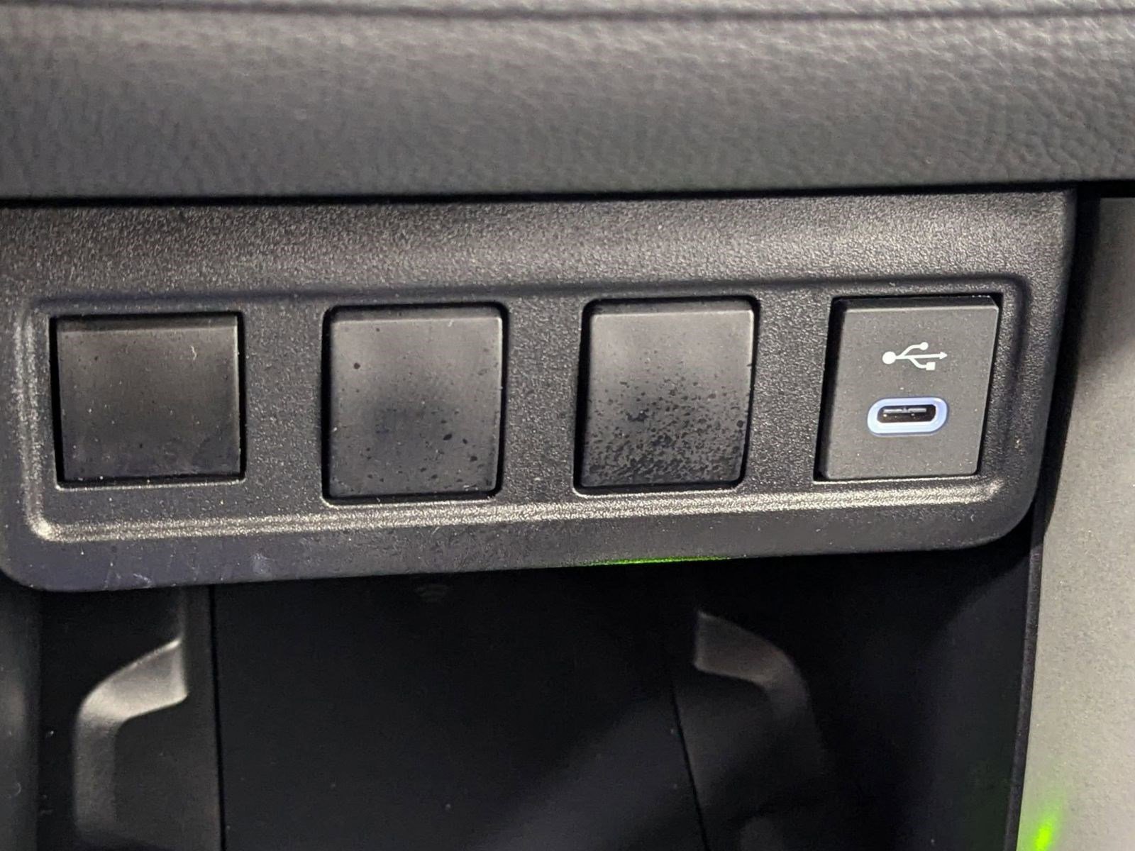 Used 2024 Toyota Corolla Cross LE image 24